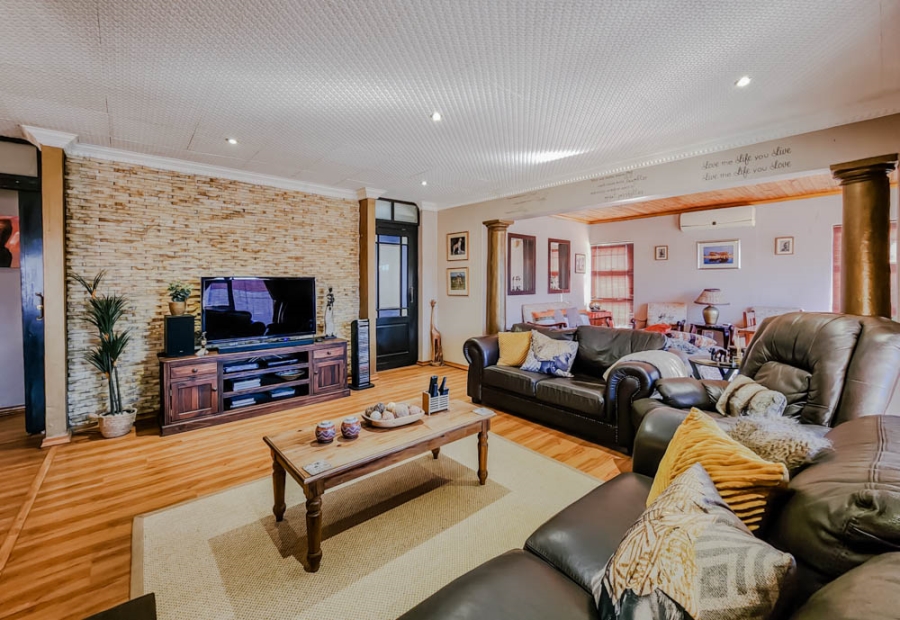 4 Bedroom Property for Sale in Soneike Western Cape